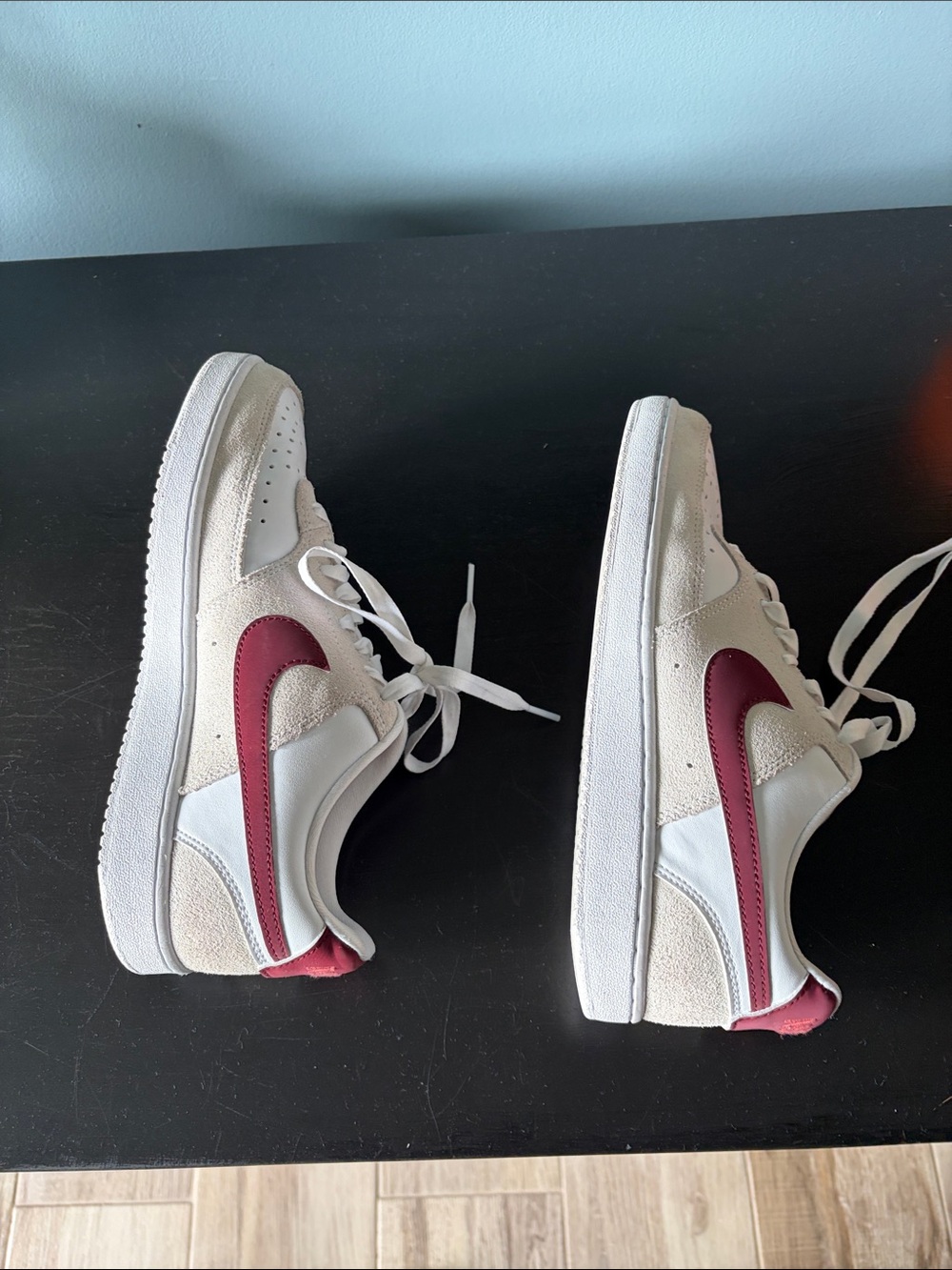 Nike Low-Top Sneakers in White, Cream & Burgundy - Picture 4 of 6